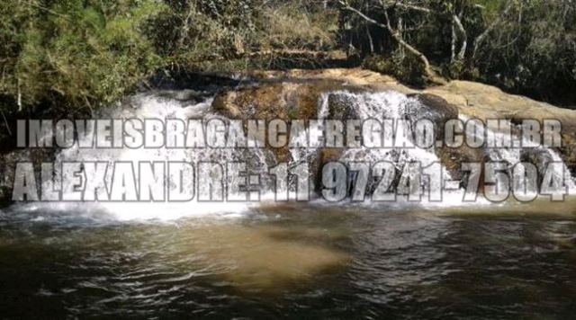 Sitio com cachoeira em Camanducaia MG