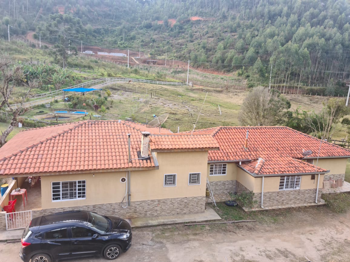 Sitio com agua e boa topografia
