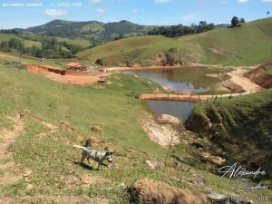 Sitio entre Pinhalzinho e Socorro