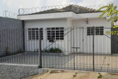 Casa à venda no centro de Bragança Paulista! Excelente localização, ideal para quem busca praticidade e conforto. Imóvel com garagem, quintal e ótimo acabamento. Entre em contato para mais informações!