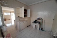 Casa à venda no centro de Bragança Paulista! Além dos quartos amplos com armários, o imóvel possui uma lavanderia espaçosa, perfeita para organização e praticidade no dia a dia.