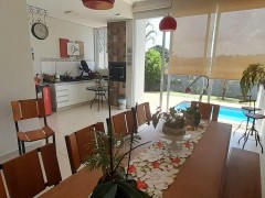 Casa Alto padrão em Condominio