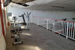 Academia com piscina aquecida