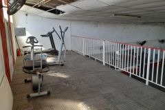 Academia com piscina aquecida