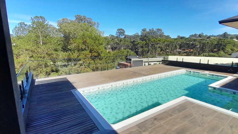 Casa no Jardim das Palmeiras, detalhe da piscina!